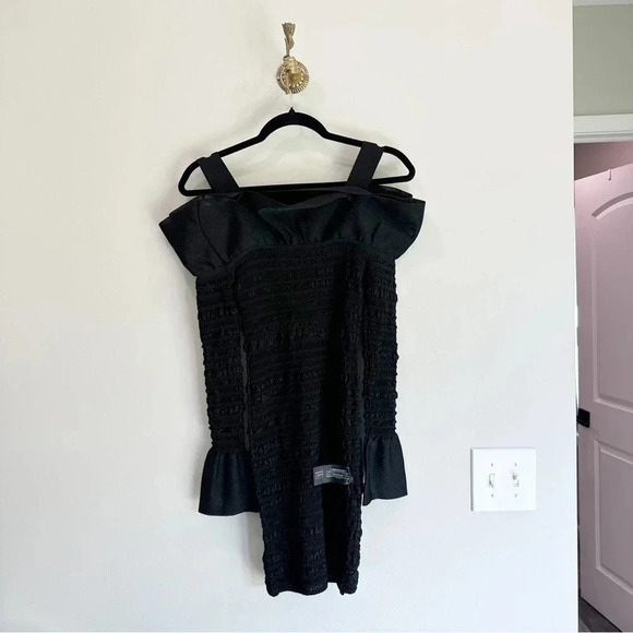 NWT Herve Leger Black Puckered Ruffle-Trim Cold Shoulder Mini Dress Size XXS - Picture 4 of 7